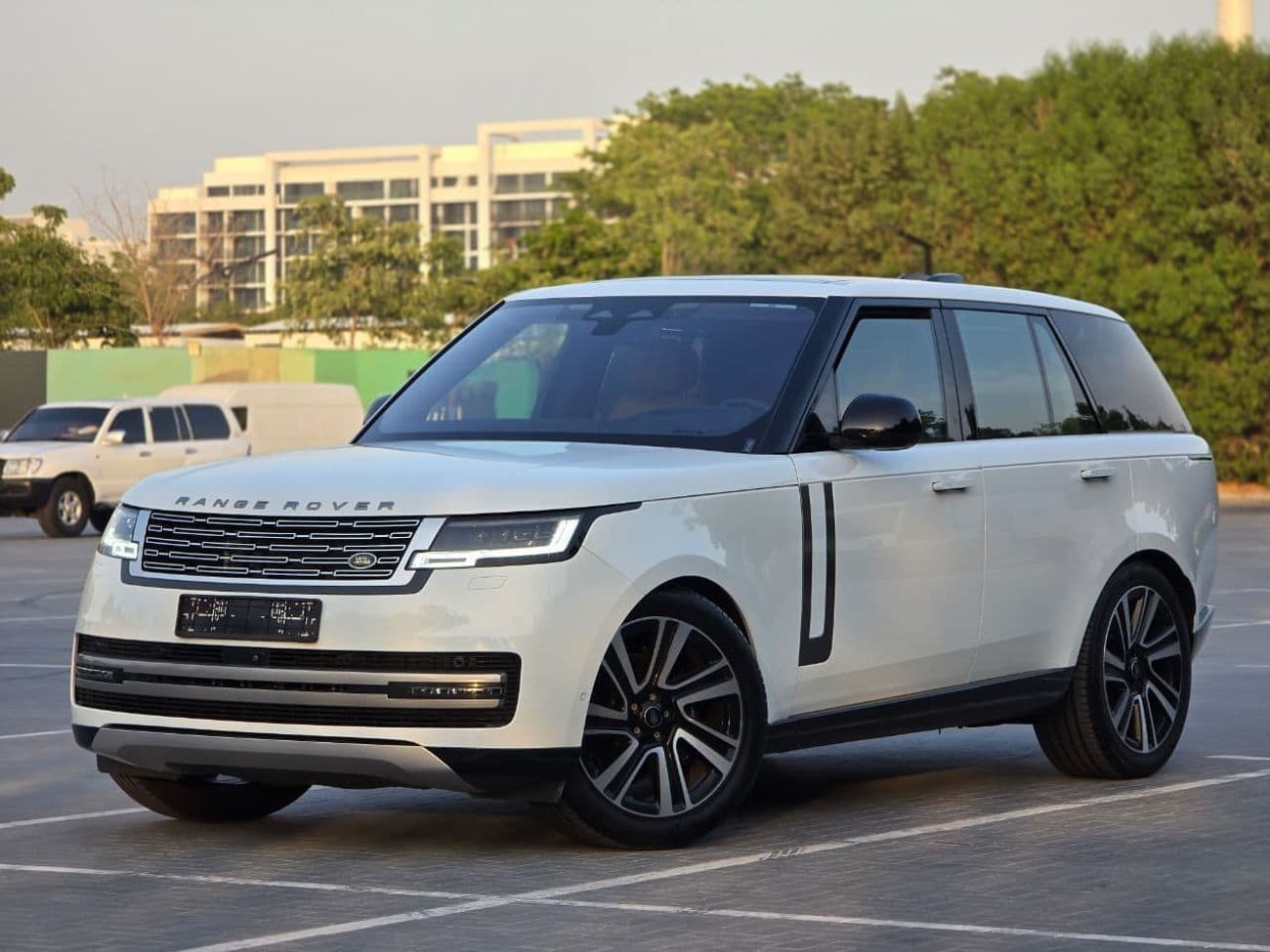 2023 Land Rover Range Rover SE P400 thumbnail 4