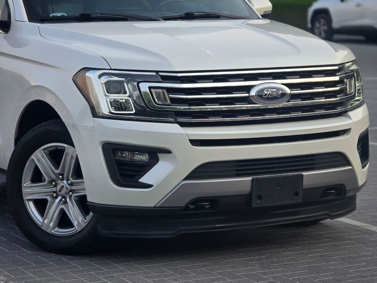 2018 Ford Expedition XLT LTH thumbnail 4