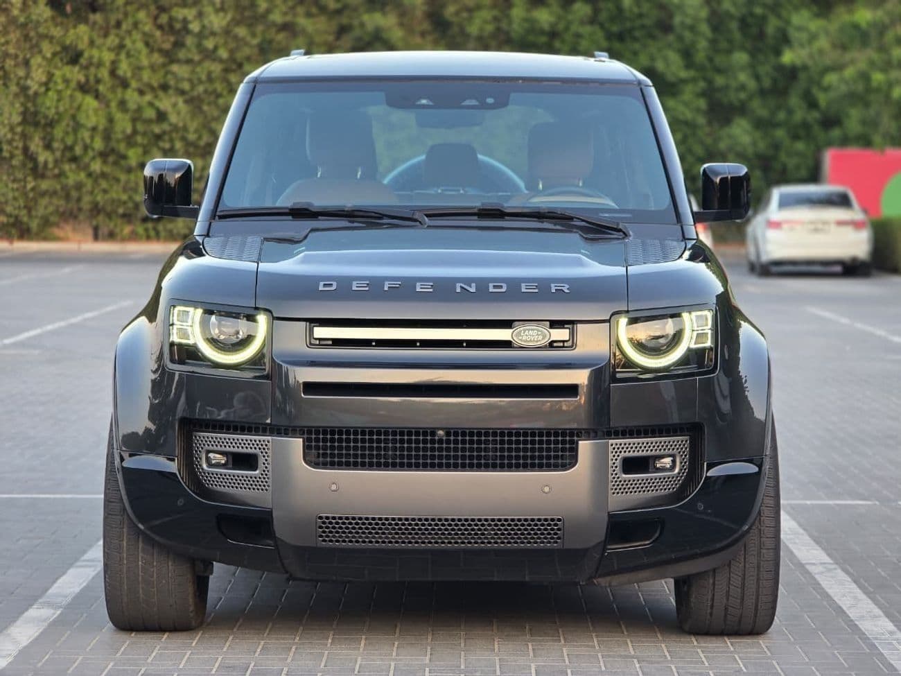 2025 Land Rover Defender 110 X DYNAMIC HSE P400 thumbnail 2