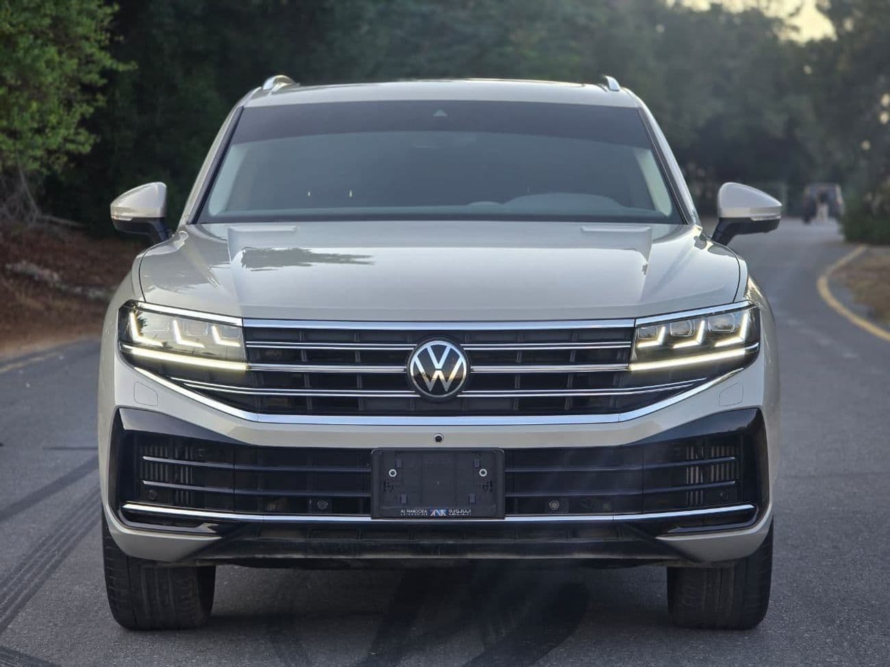2024 Volkswagen Touareg ELEGANCE HL thumbnail 2
