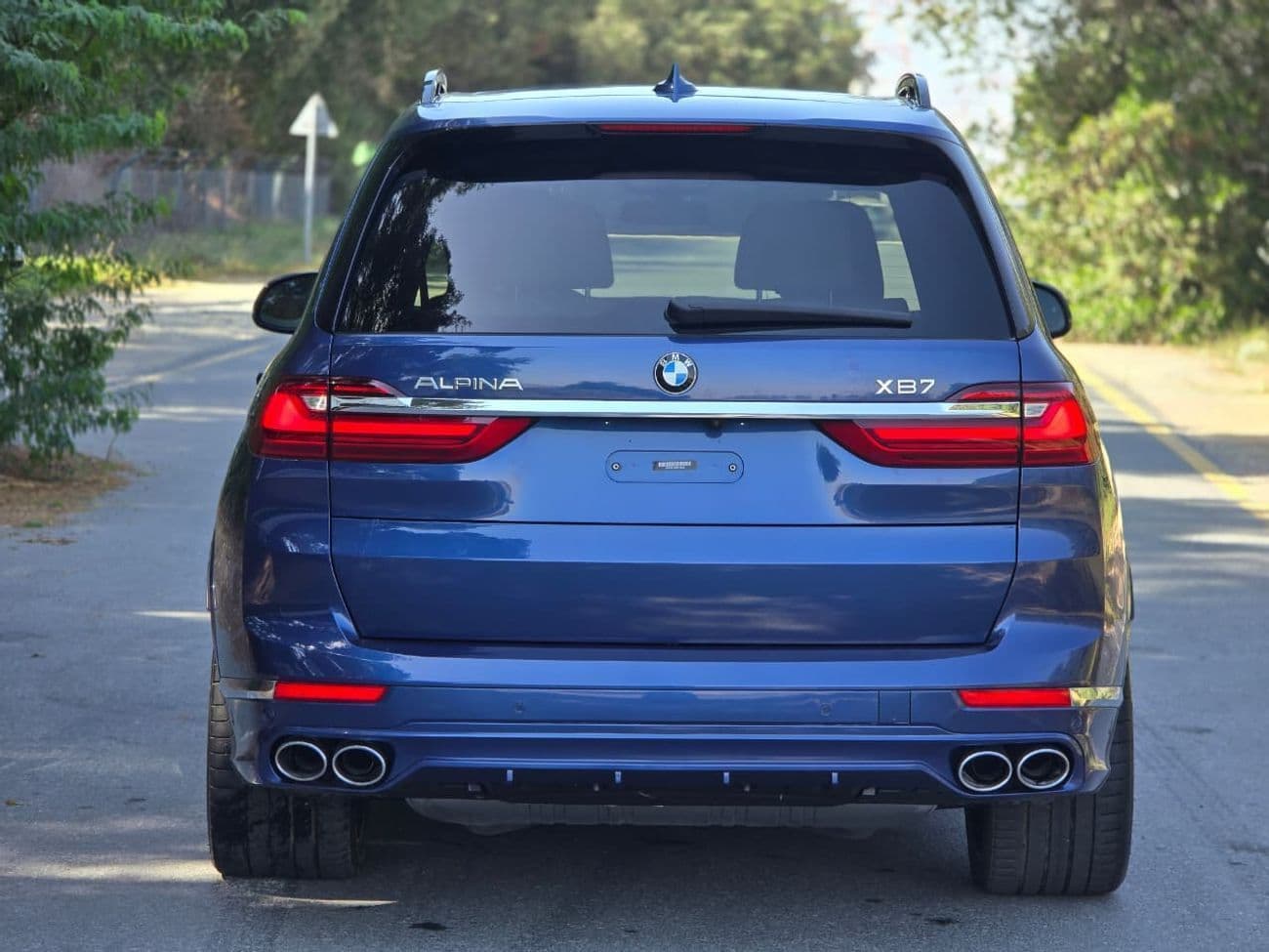 2021 BMW XB7 thumbnail 5