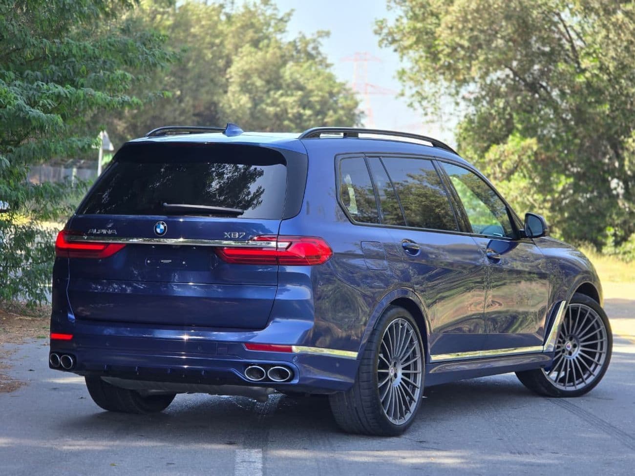 2021 BMW XB7 thumbnail 4