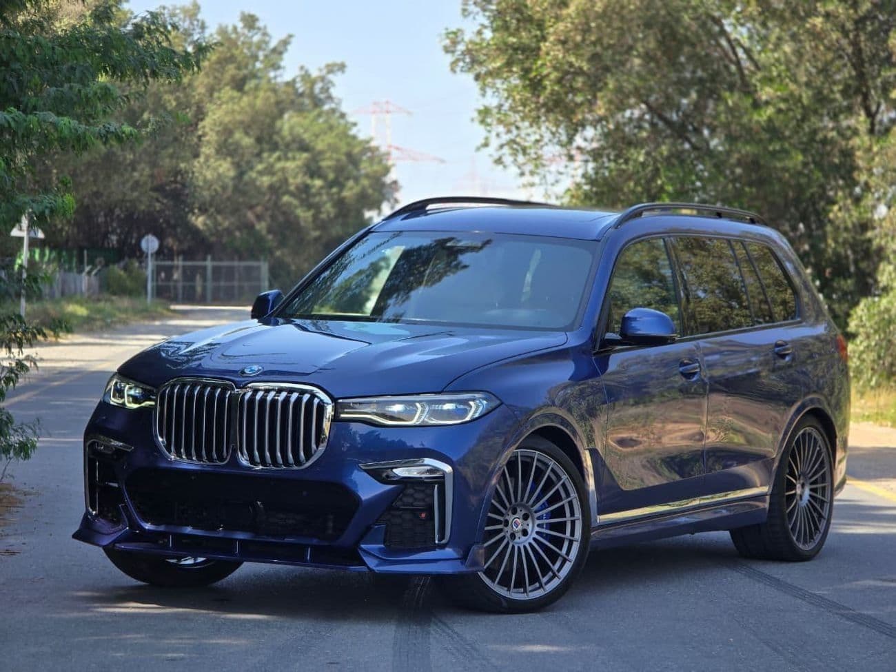 2021 BMW XB7 thumbnail 3