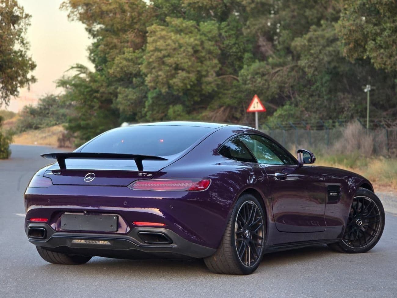 2016 Mercedes Benz AMG GT 63 S thumbnail 4