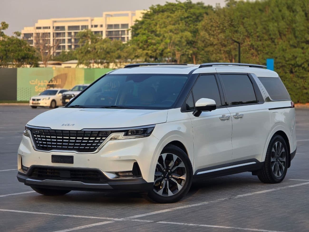 2023 Kia Carnival EX DLX thumbnail 3