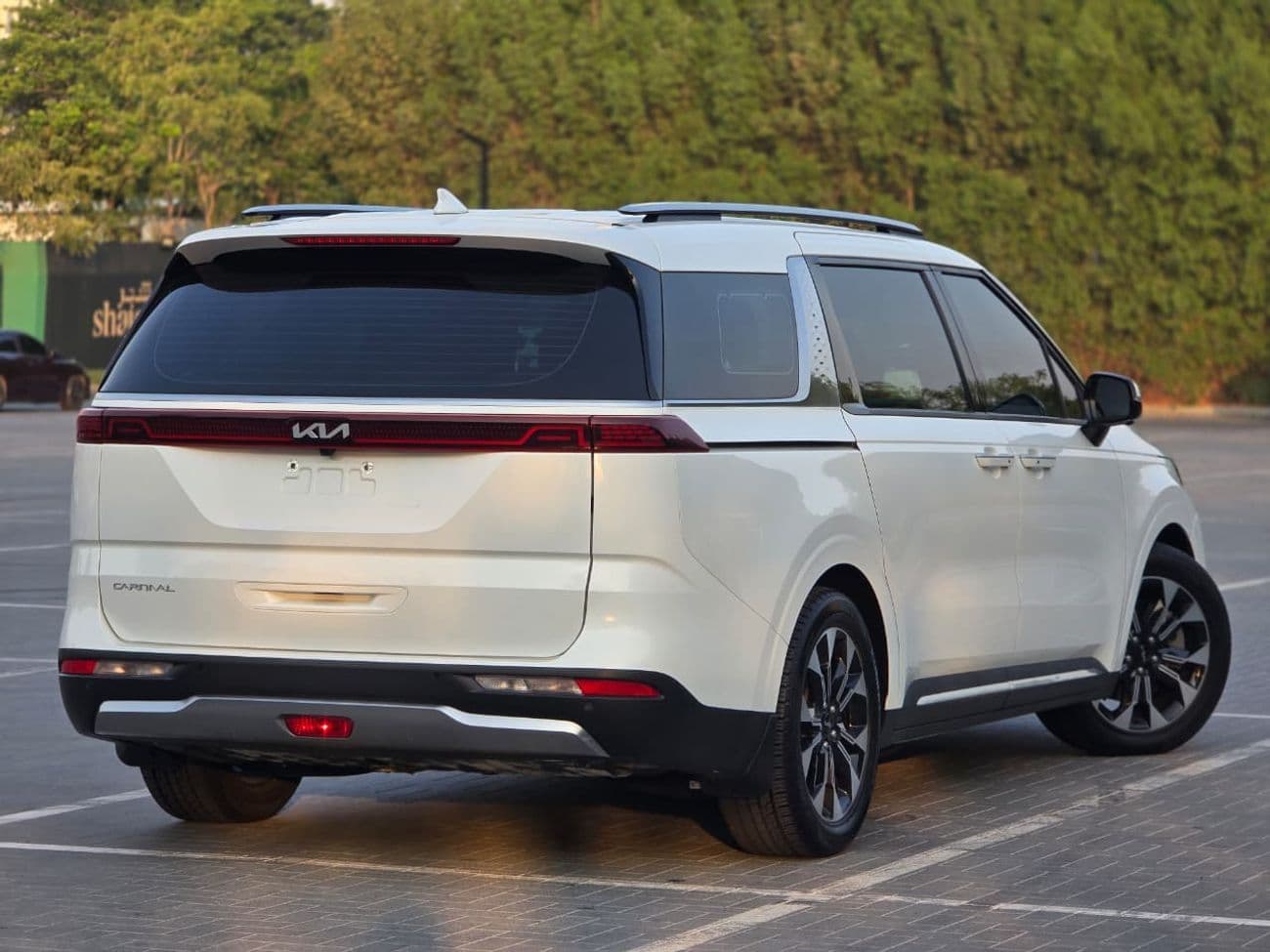 2023 Kia Carnival EX DLX thumbnail 7