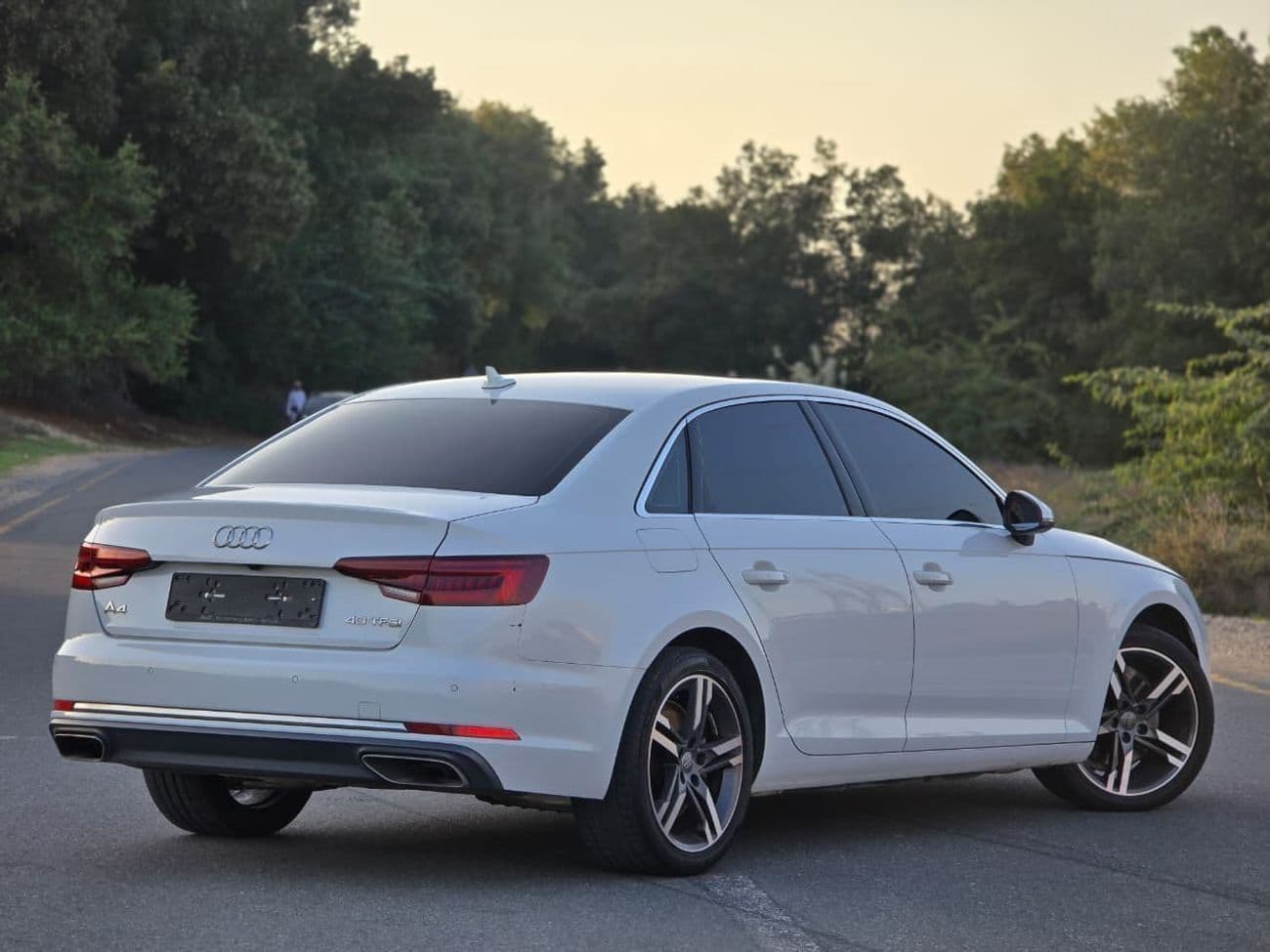 2019 Audi A4 40 TFSI S LINE thumbnail 5