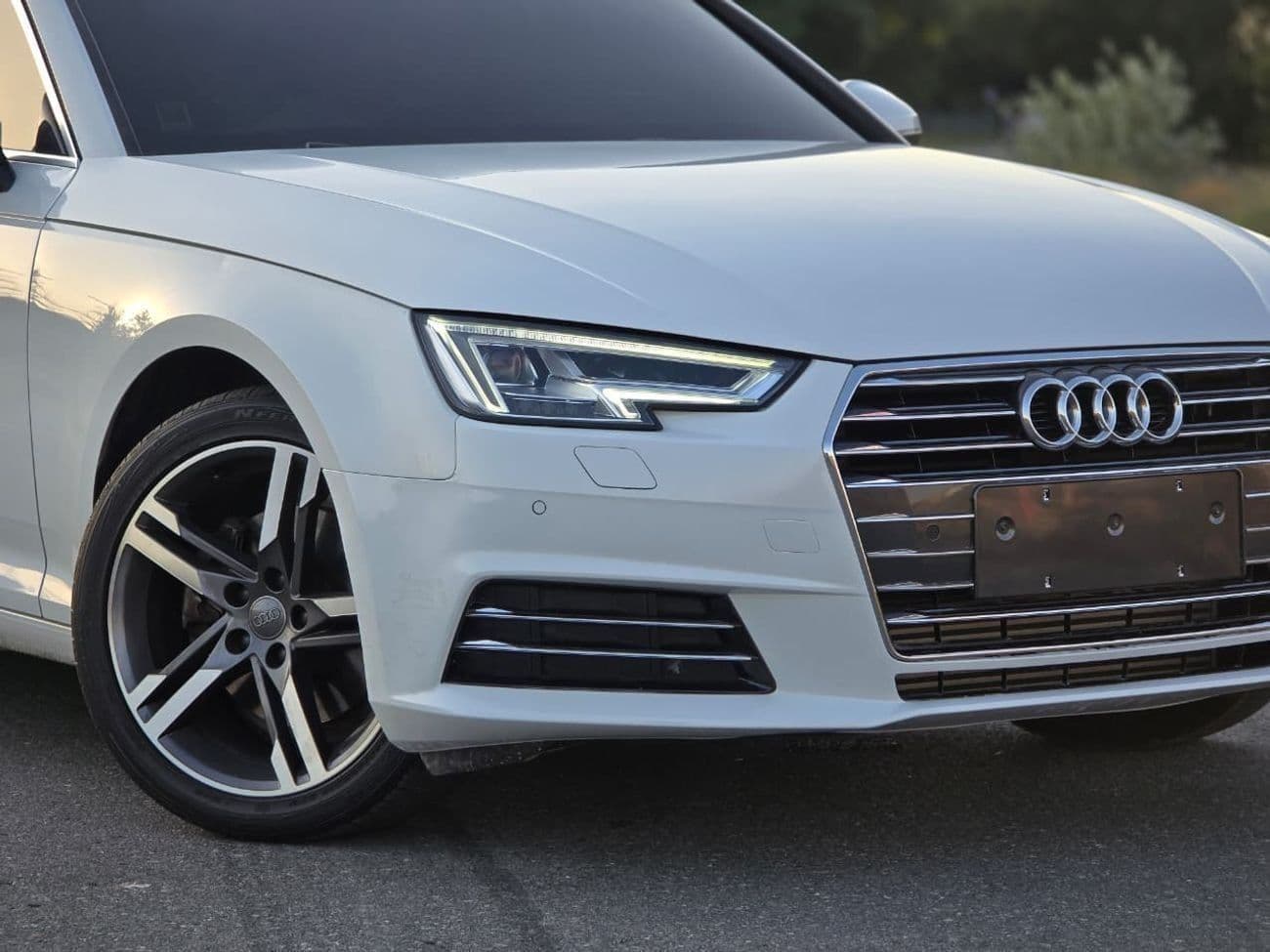 2019 Audi A4 40 TFSI S LINE thumbnail 4