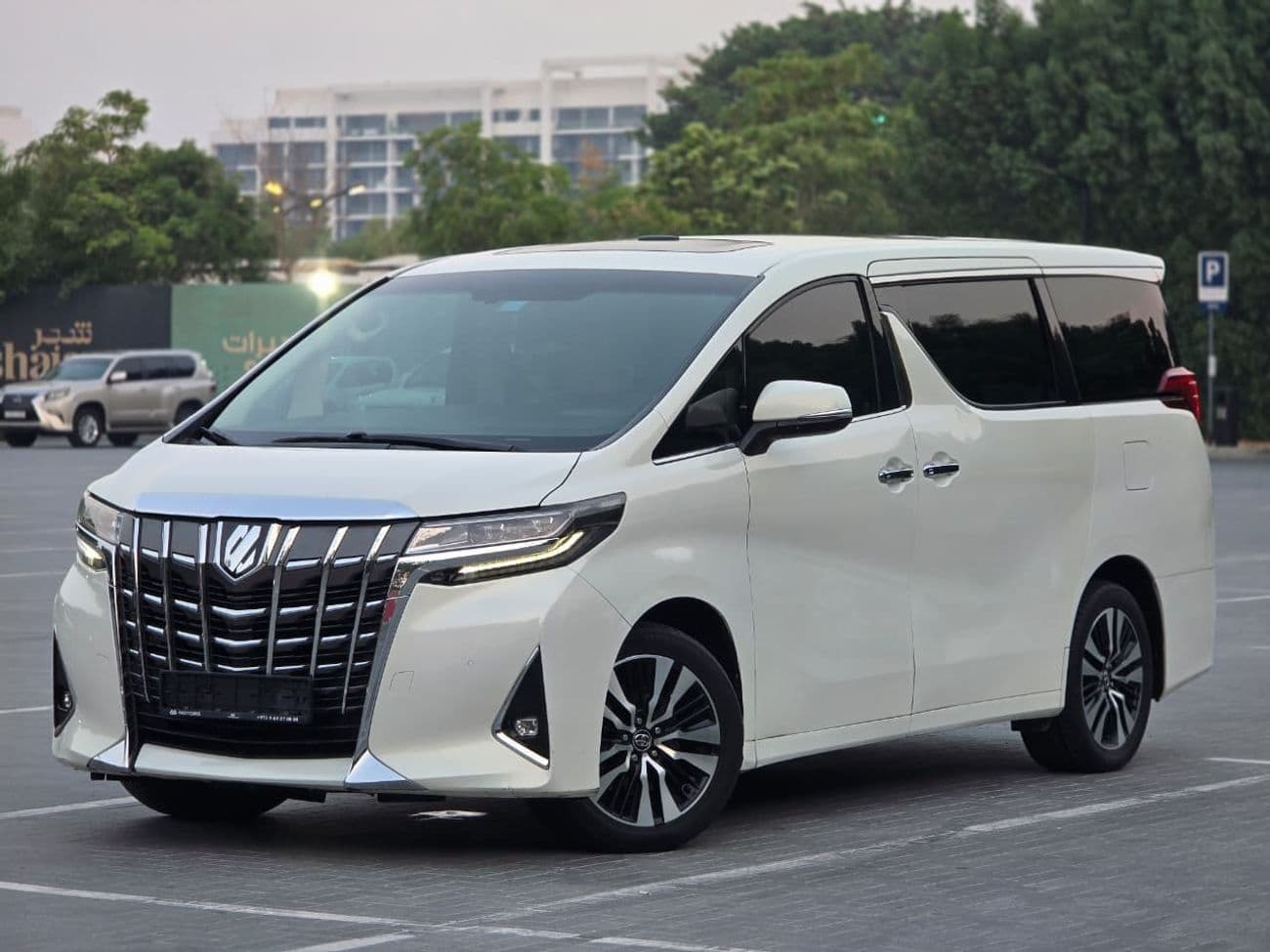 2019 Toyota Alphard LIMITED thumbnail 3