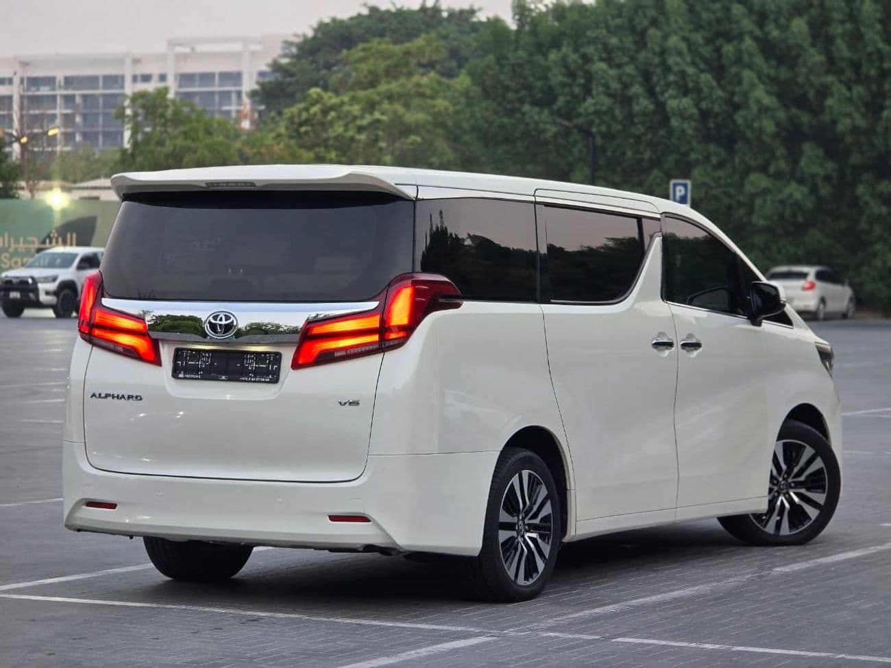 2019 Toyota Alphard LIMITED thumbnail 5