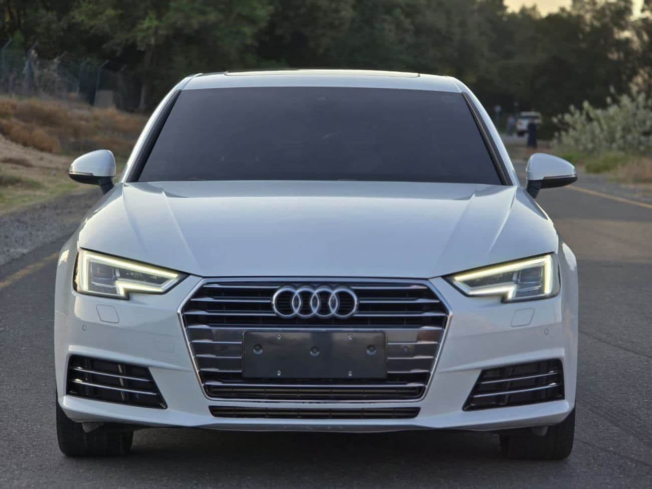 2019 Audi A4 40 TFSI S LINE thumbnail 2
