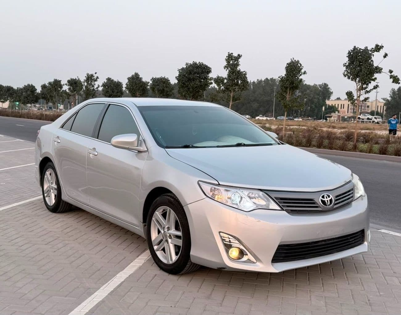 2015 Toyota Camry thumbnail 4