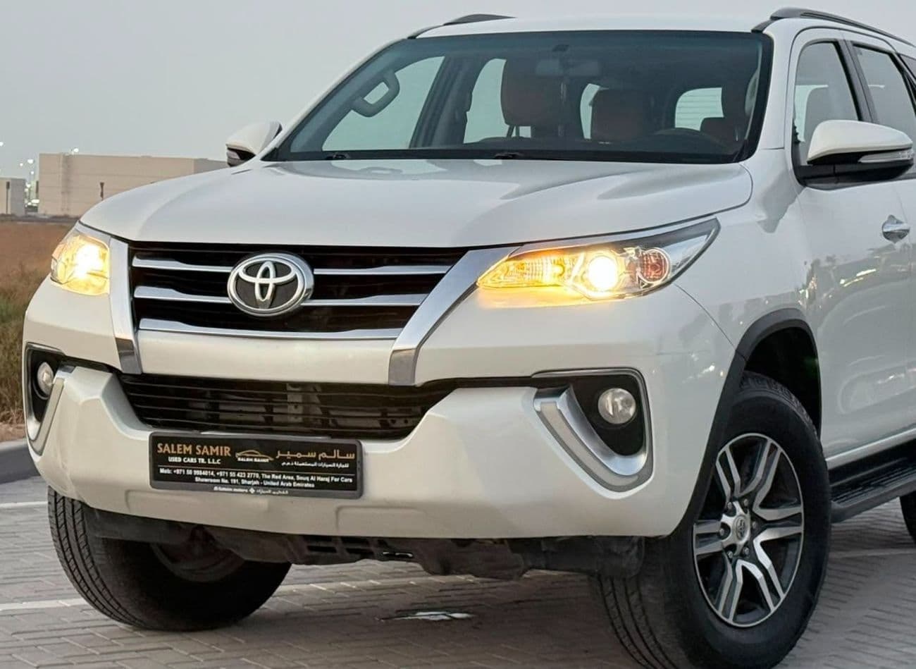 2017 Toyota Fortuner GXR thumbnail 4