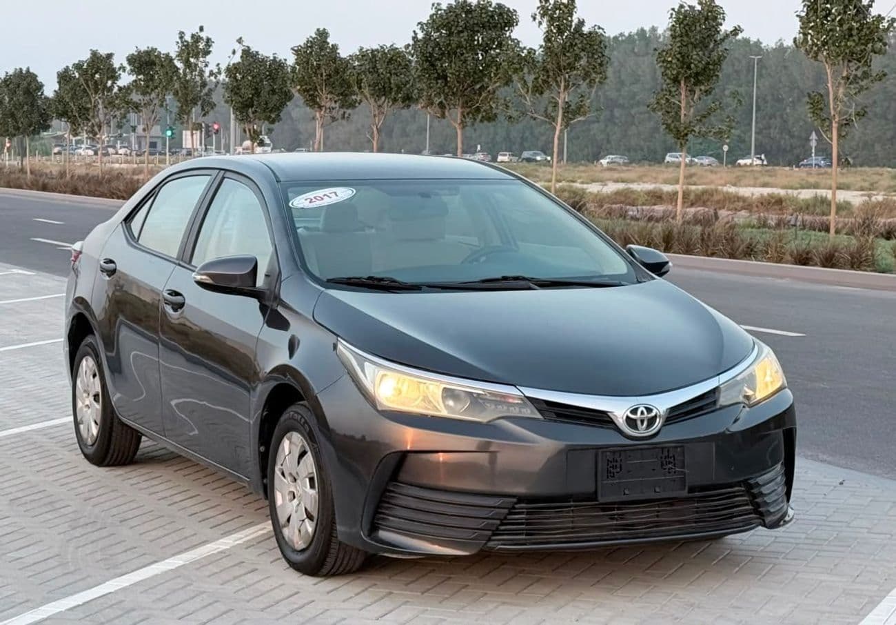 2017 Toyota Corolla XLI thumbnail 3