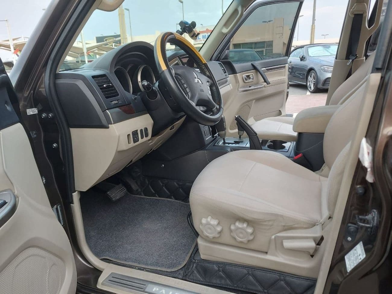 2017 Mitsubishi Pajero GLS MIDLINE thumbnail 8
