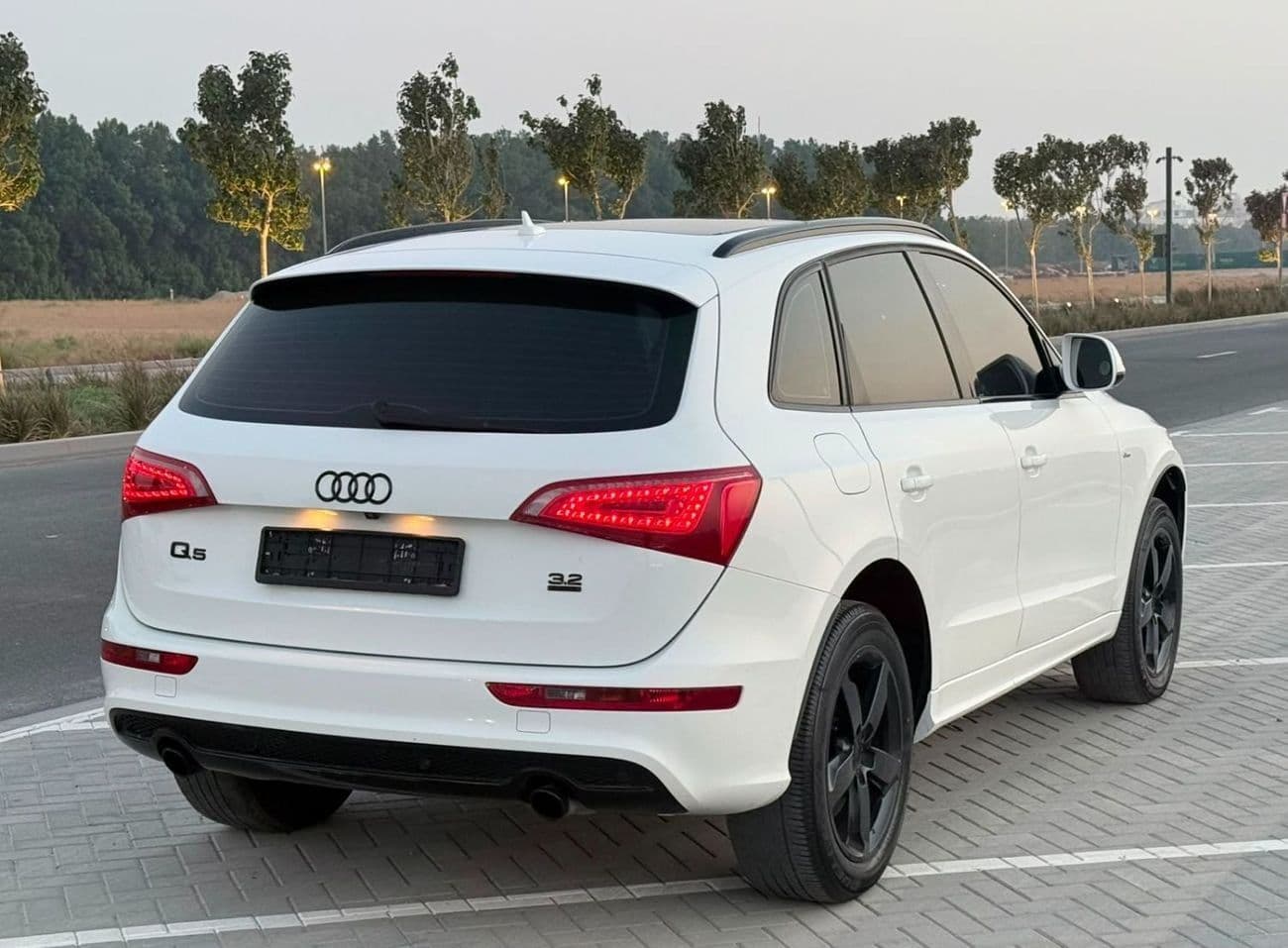 2012 Audi Q5 STANDARD thumbnail 3