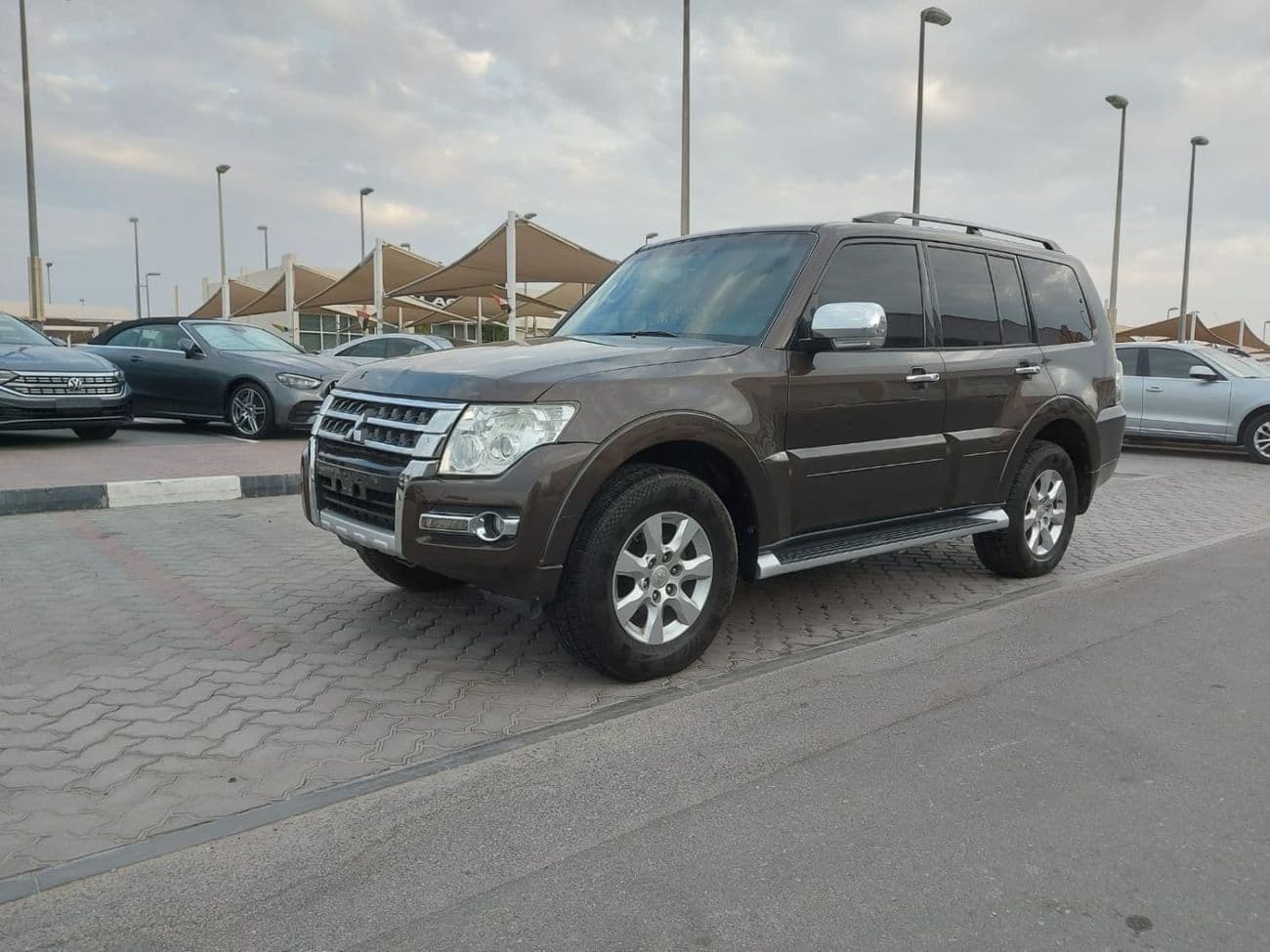 2017 Mitsubishi Pajero GLS MIDLINE thumbnail 6