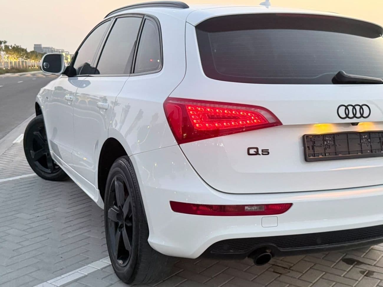 2012 Audi Q5 STANDARD thumbnail 8