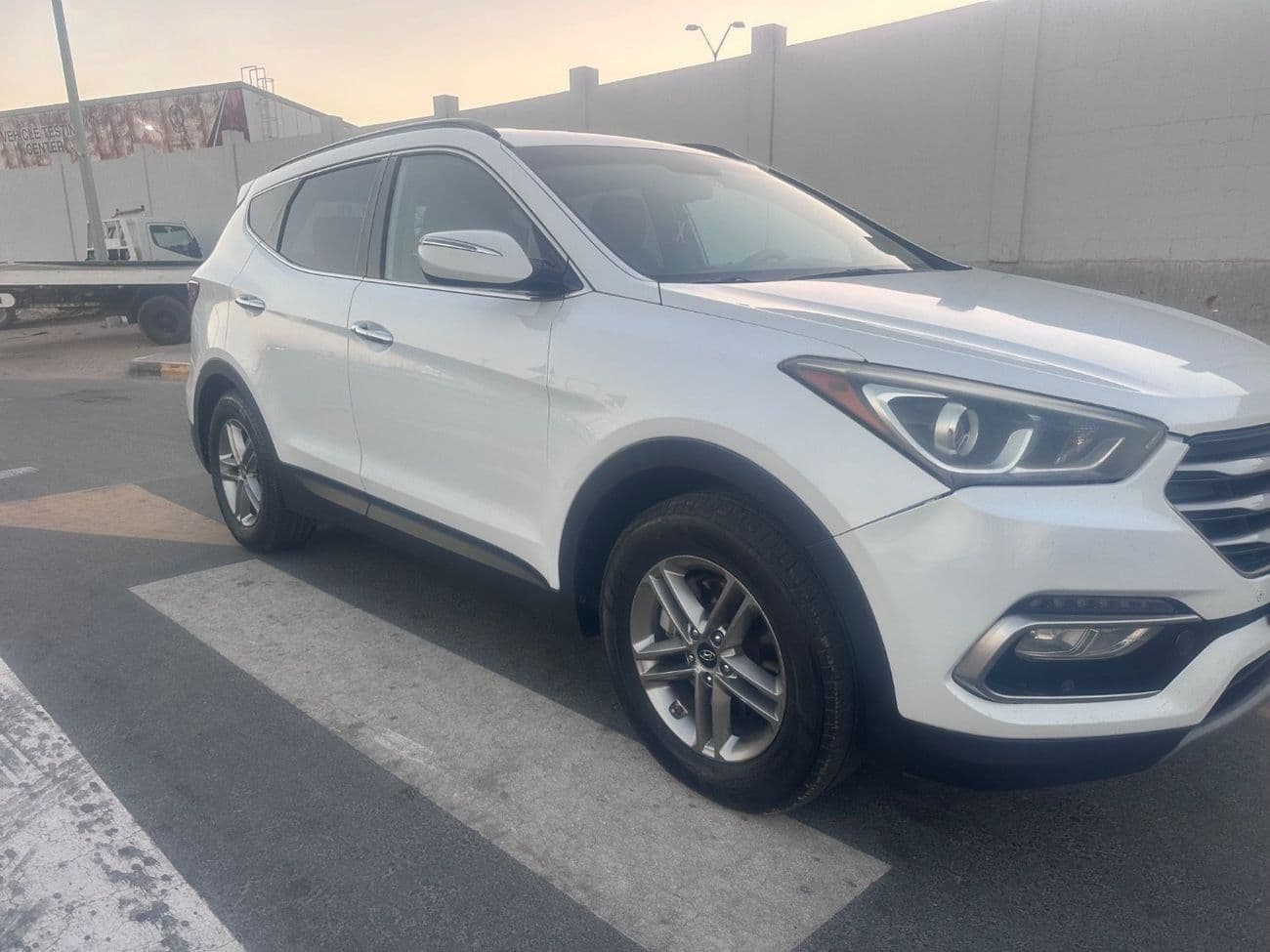 2018 Hyundai Santa Fe thumbnail 3