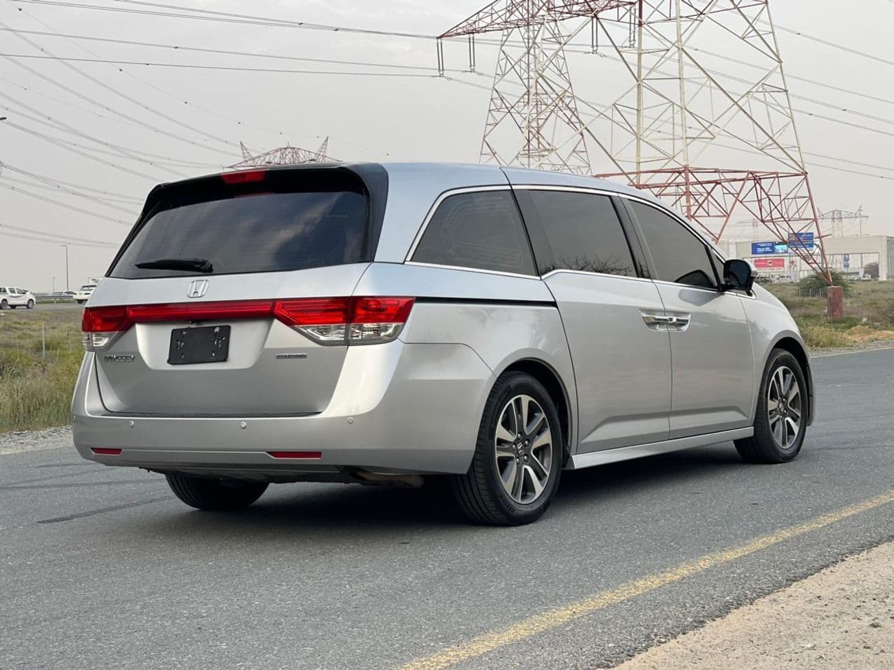 2015 Honda Odyssey TOURING thumbnail 3