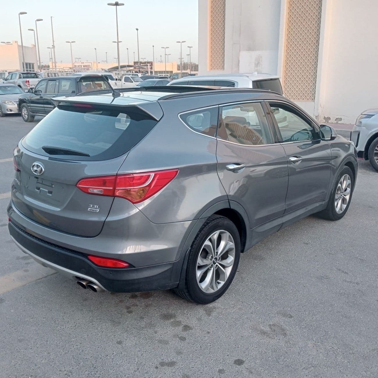 2016 Hyundai Centennial thumbnail 4