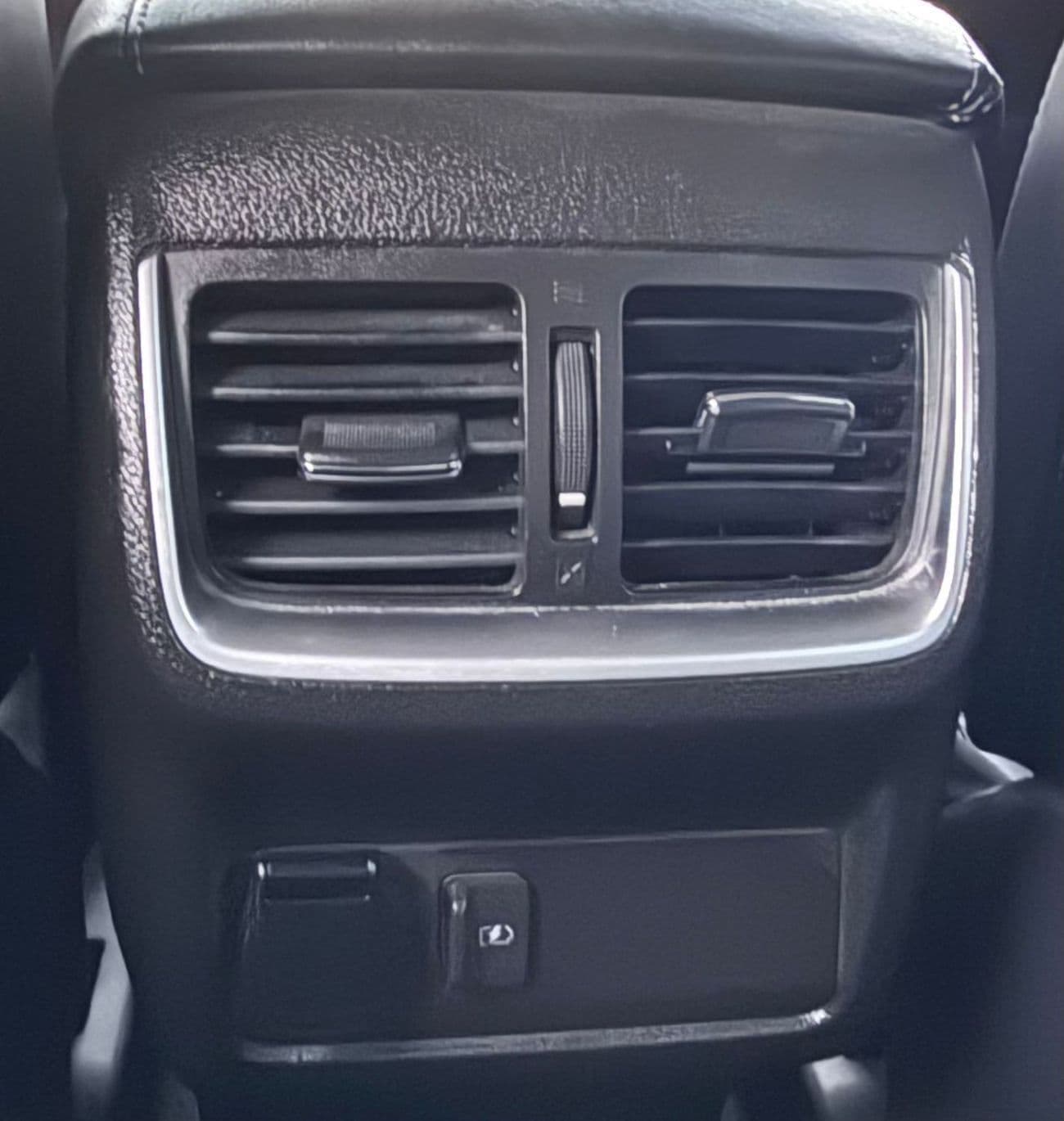 2021 Infiniti QX50 LUXE thumbnail 8