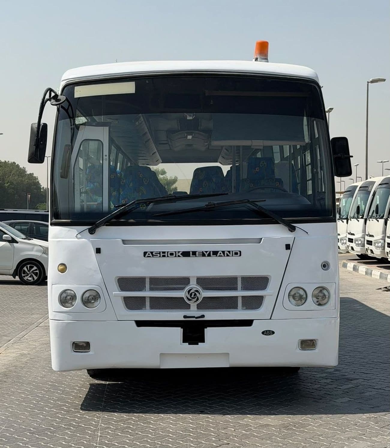 2014 Ashok Leyland Falcon 5.7L thumbnail 2