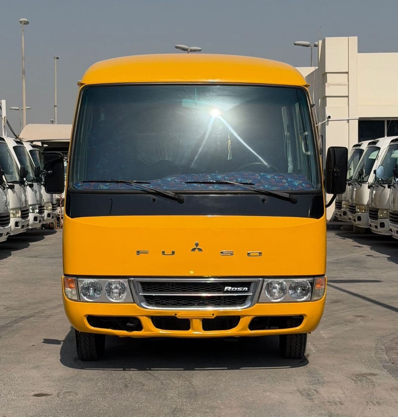 2019 Mitsubishi Rosa 4.2L thumbnail 2
