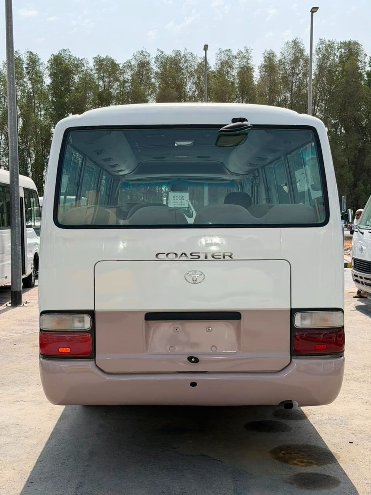 2009 Toyota Coaster thumbnail 8