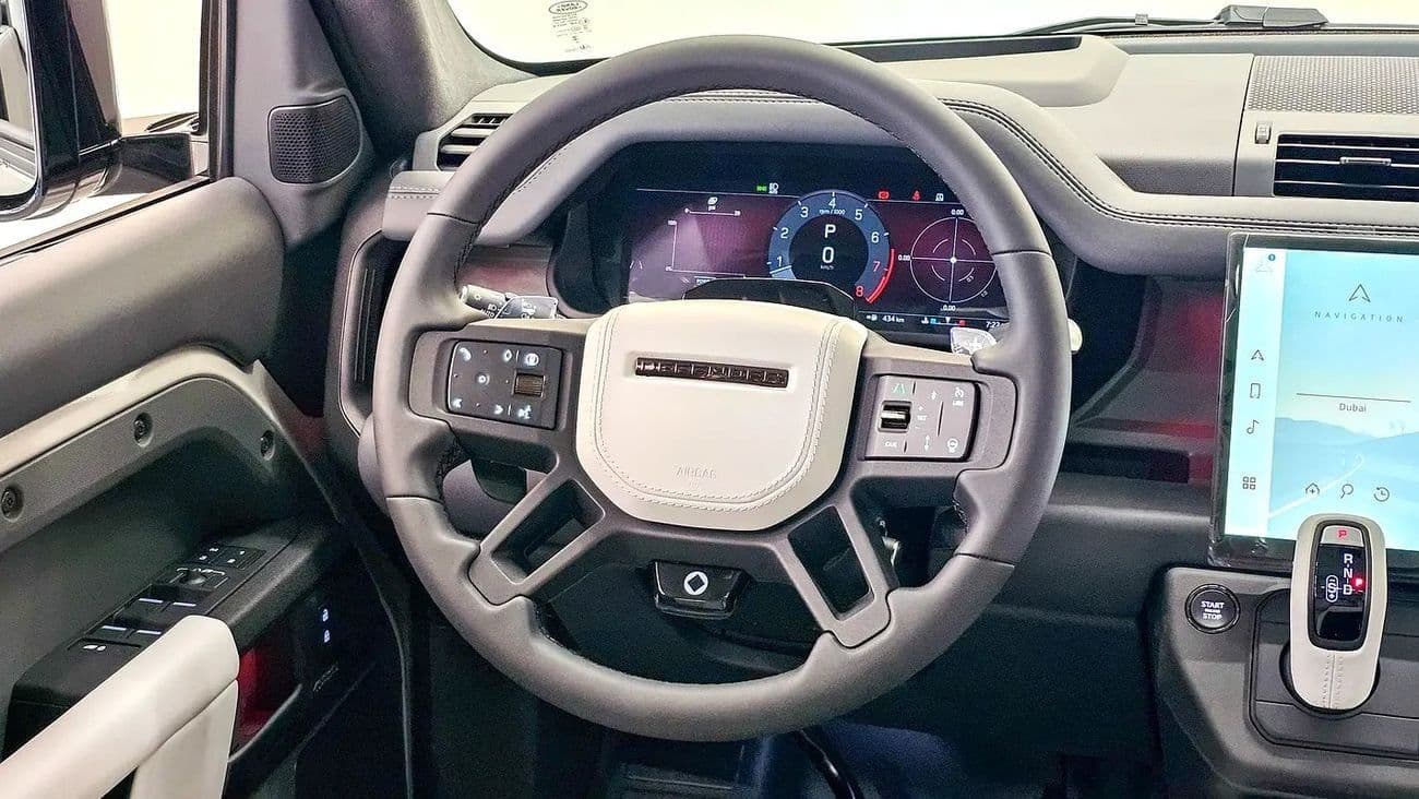 2026 Land Rover Defender 110 OCTA EDITION ONE P635 thumbnail 4