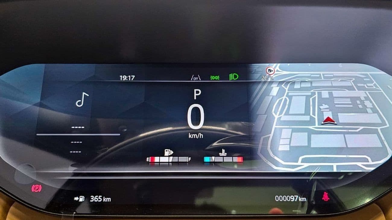 2026 Land Rover Range Rover HSE P400 thumbnail 5