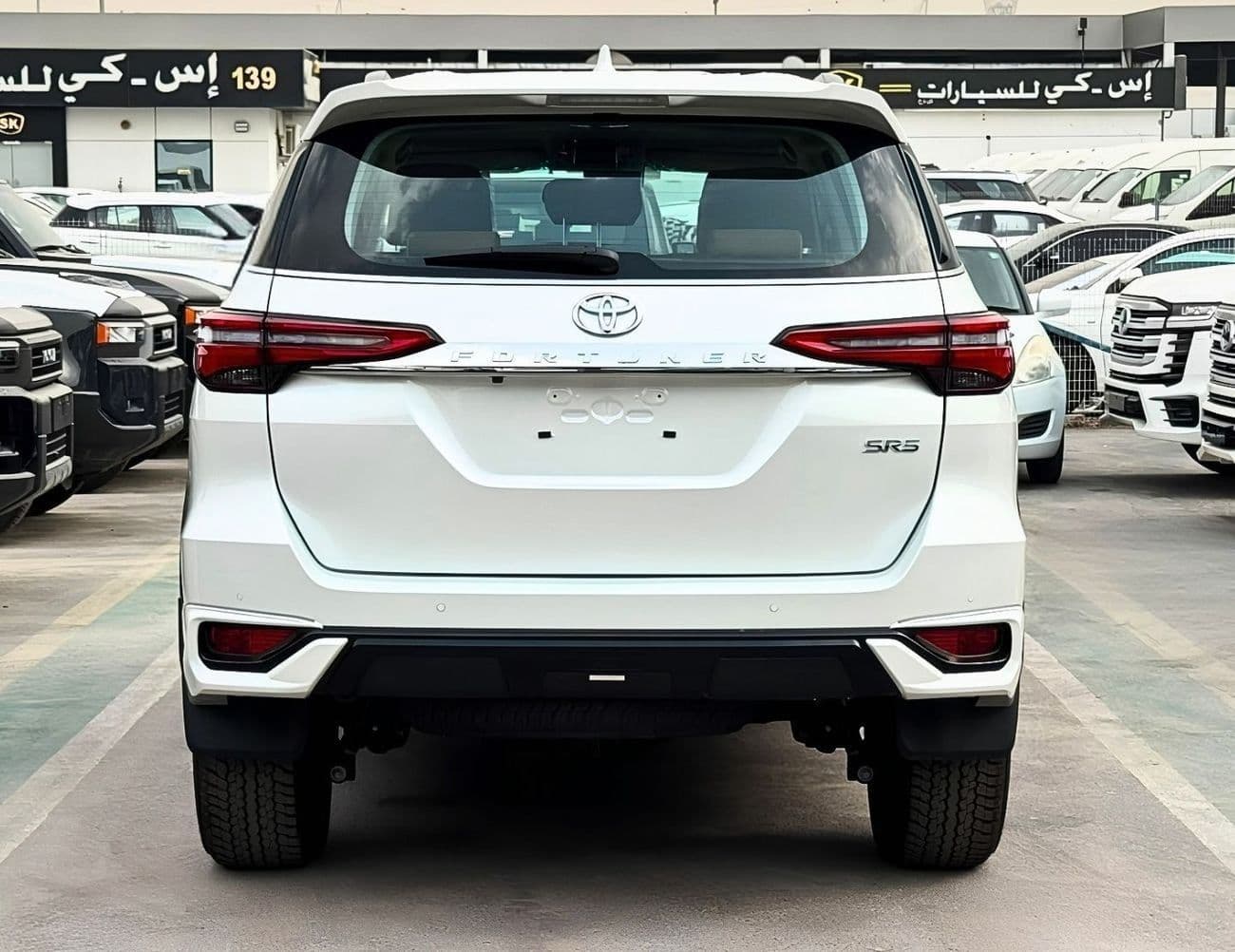 2026 Toyota Fortuner SR5 thumbnail 3
