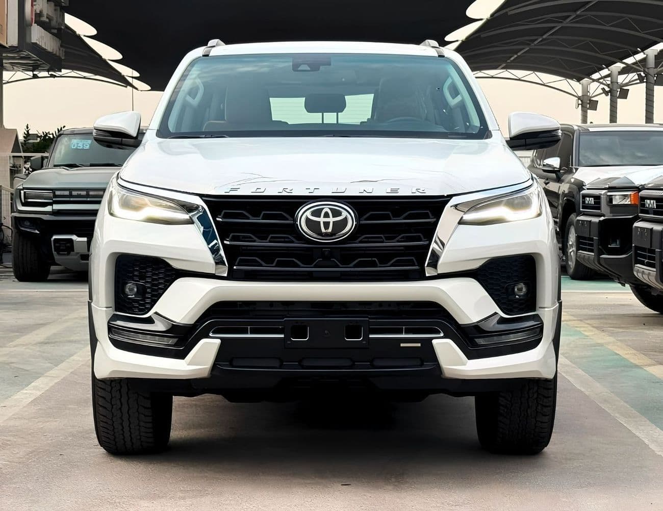2026 Toyota Fortuner SR5 thumbnail 2