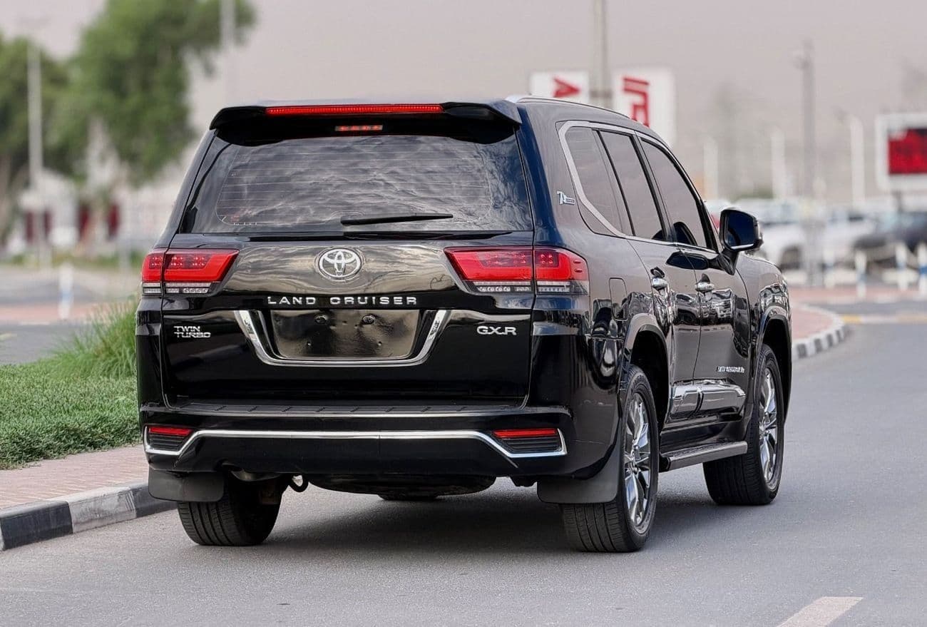 2019 Toyota Land Cruiser GXR thumbnail 4