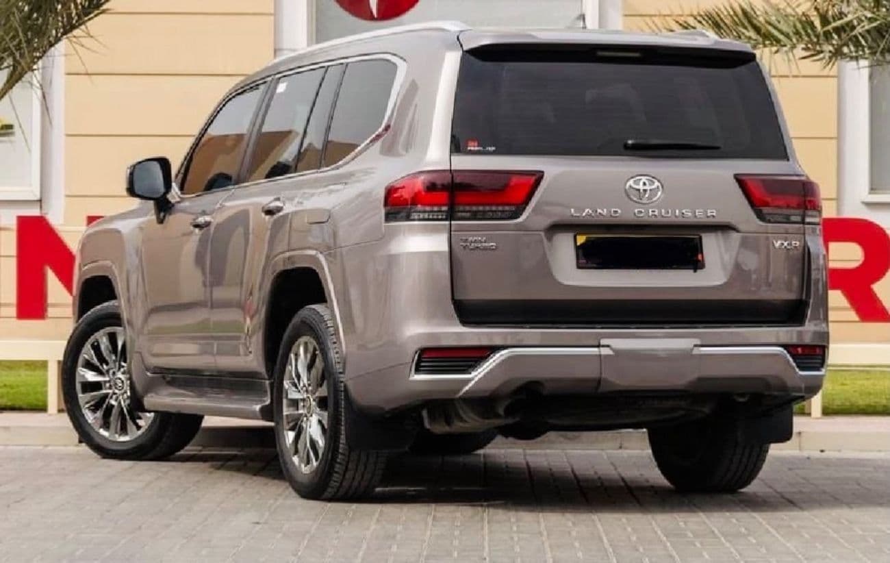 2022 Toyota Land Cruiser VXR thumbnail 4