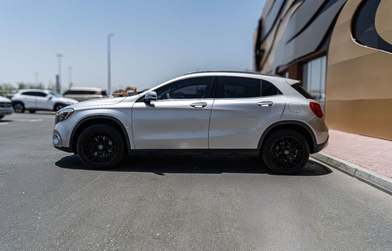 2020 Mercedes Benz GLA250 AMG thumbnail 6