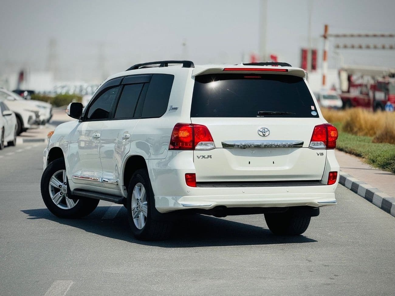 2013 Toyota Land Cruiser VXR thumbnail 2