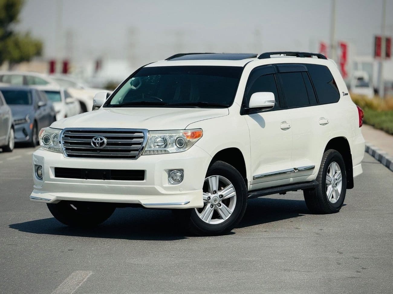 2013 Toyota Land Cruiser VXR thumbnail 3