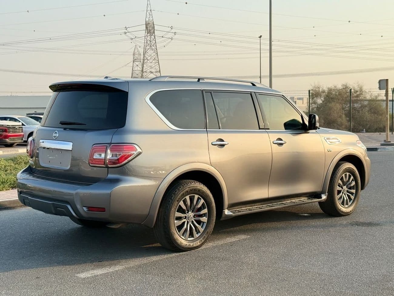 2019 Nissan Armada SL thumbnail 3