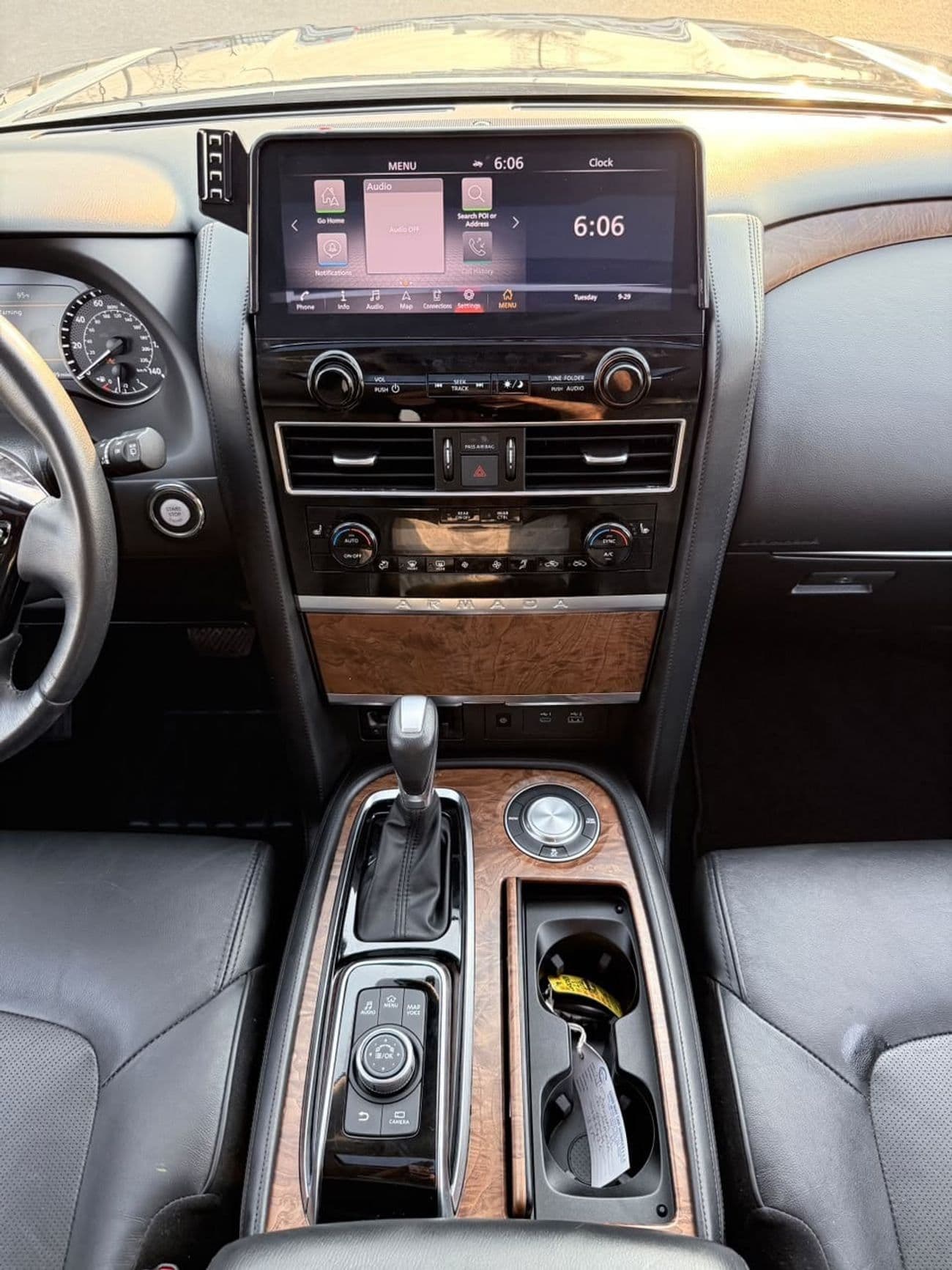 2023 Nissan Armada SL thumbnail 7
