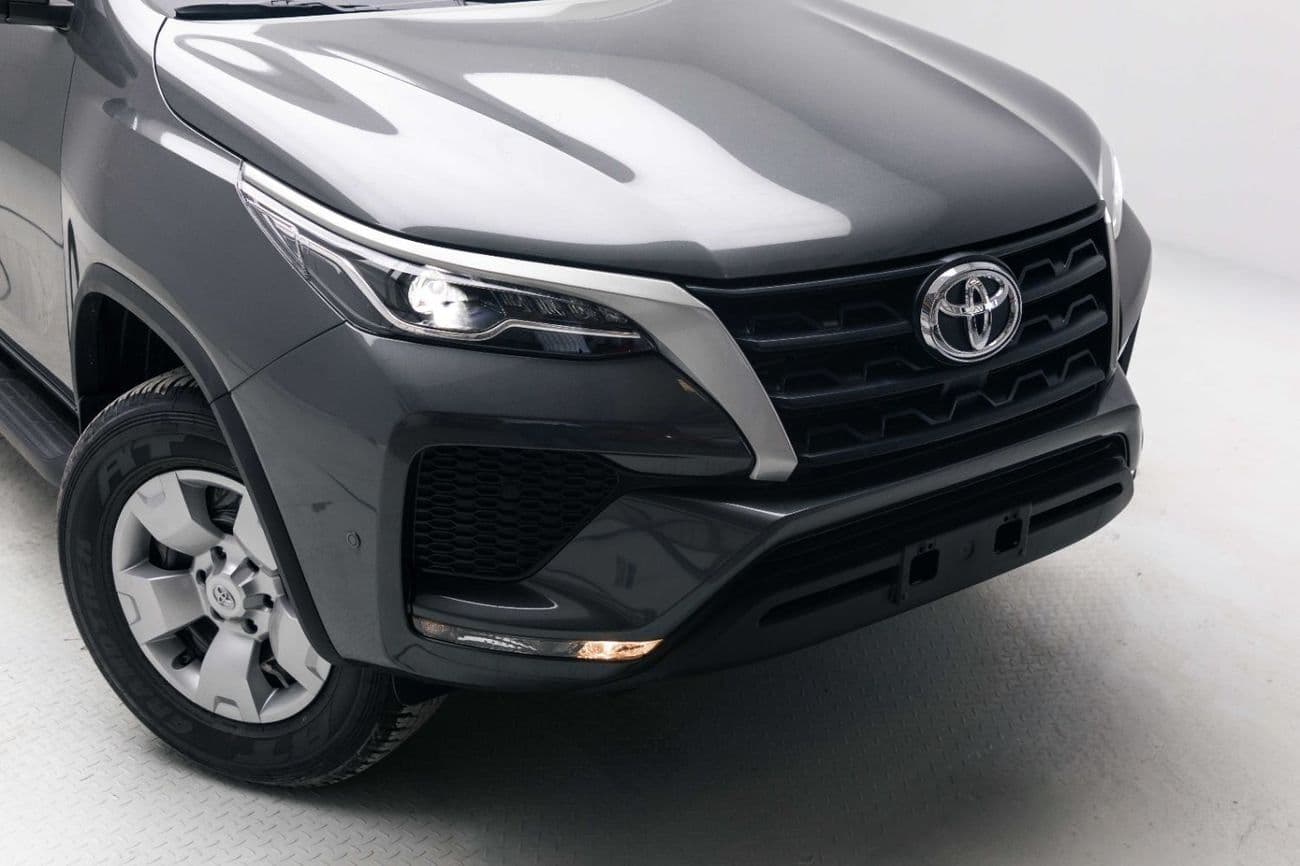 2026 Toyota Fortuner thumbnail 2