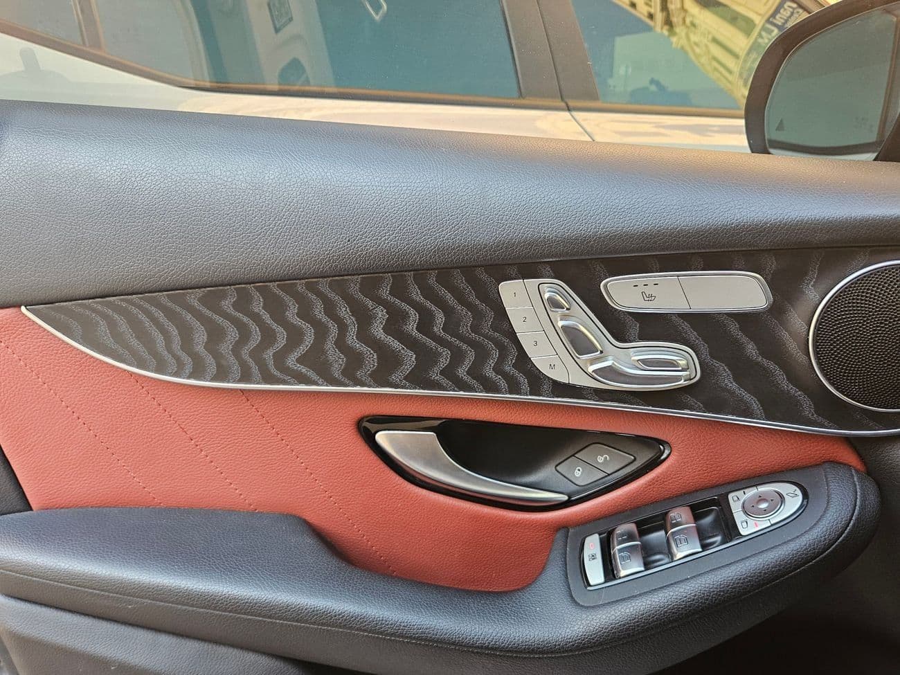 2018 Mercedes Benz GLC 300 E 4MATIC PREMIUM thumbnail 7