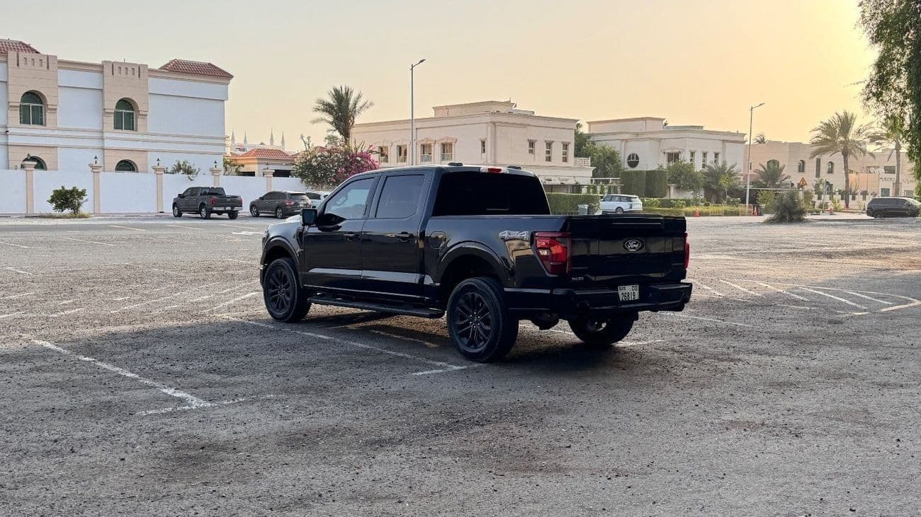 2024 Ford F 150 LARIAT CREW CAB thumbnail 4