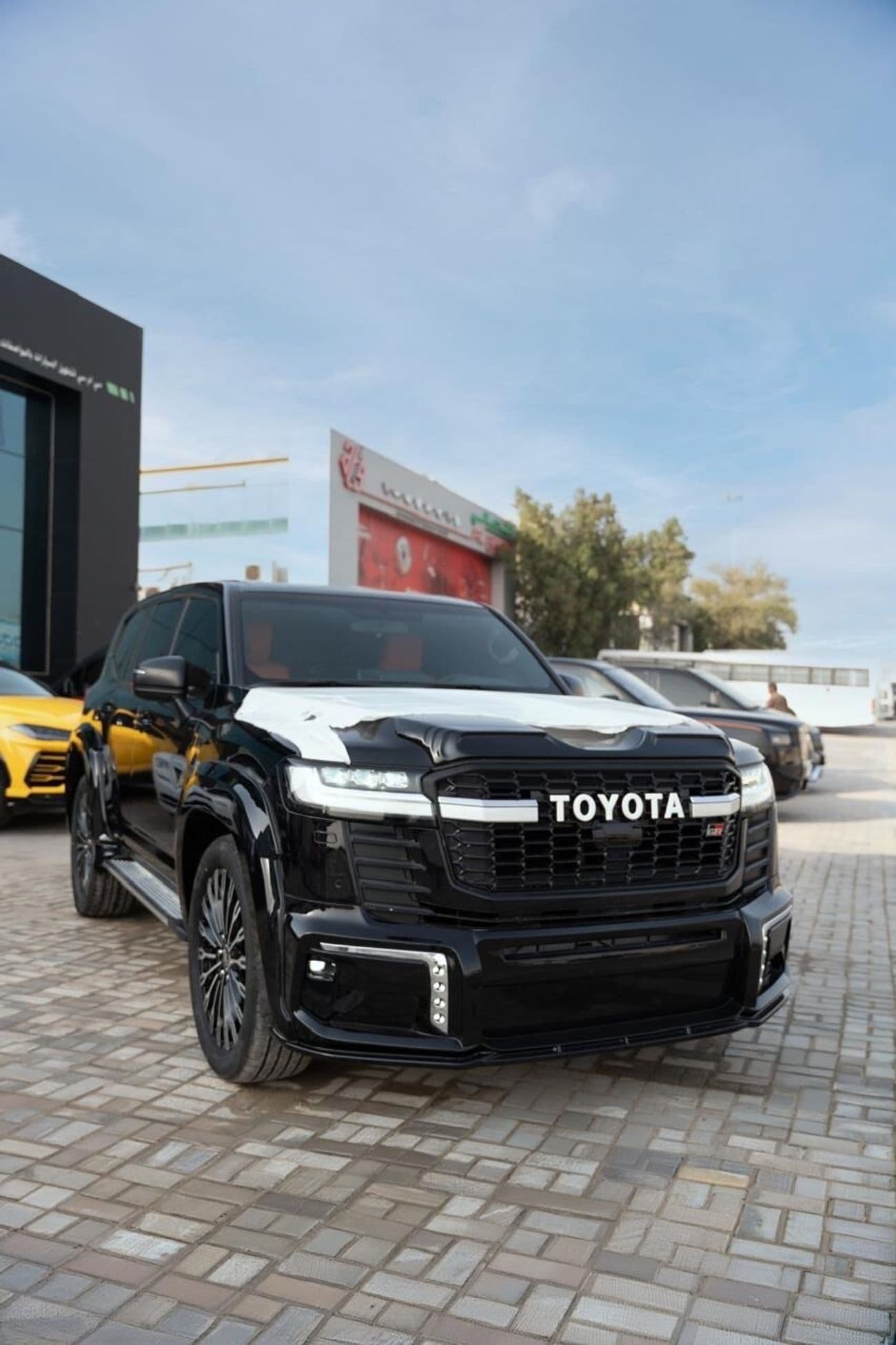 2026 Toyota Land Cruiser thumbnail 3