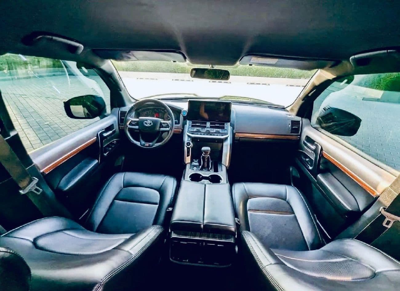 2021 Toyota Land Cruiser GXR thumbnail 8