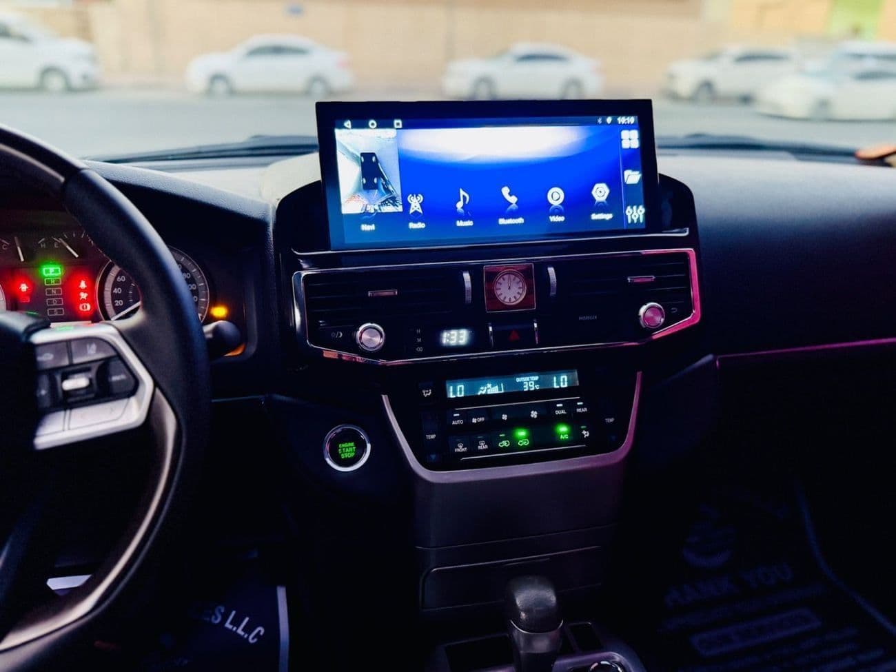 2011 Toyota Land Cruiser GXR thumbnail 7