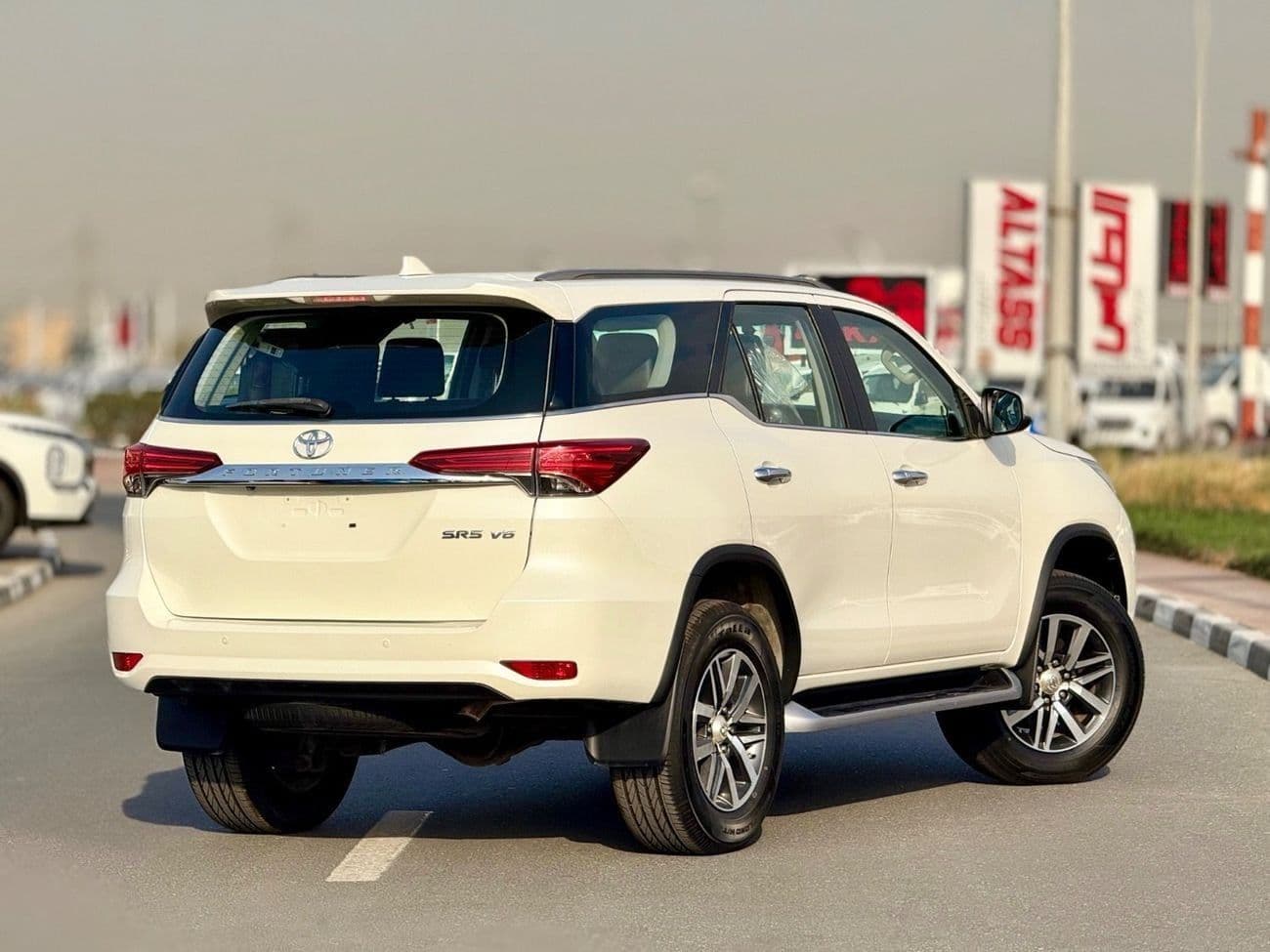 2018 Toyota Fortuner GXR thumbnail 5