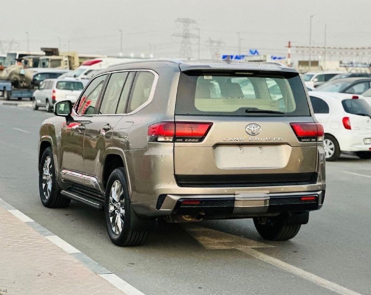 2022 Toyota Land Cruiser GXR thumbnail 7