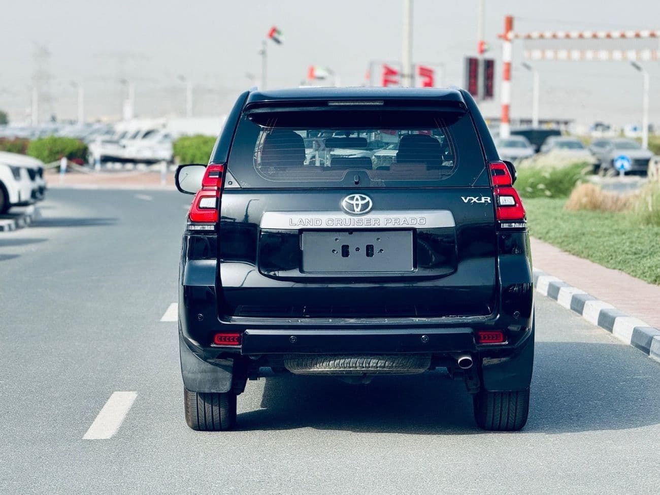 2018 Toyota Prado VXR thumbnail 6