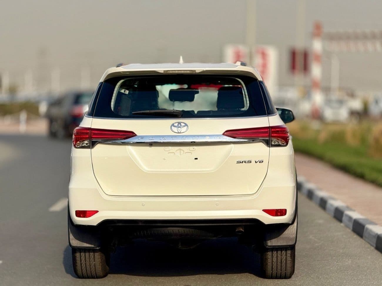 2018 Toyota Fortuner GXR thumbnail 6